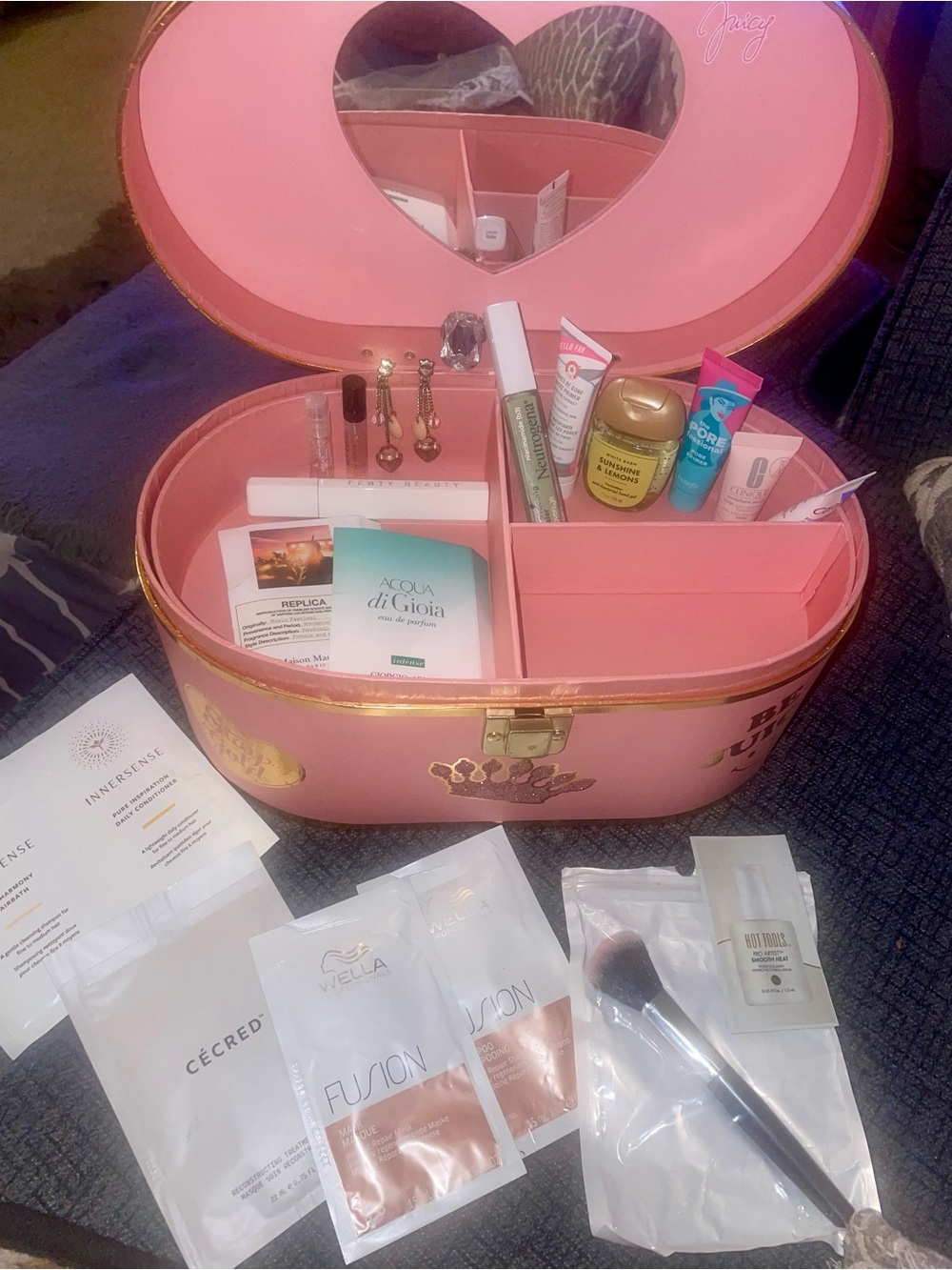 Juicy Couture Pink Heart Mirror Cosmetic Train Case W/ Jewelry/Beauty Products